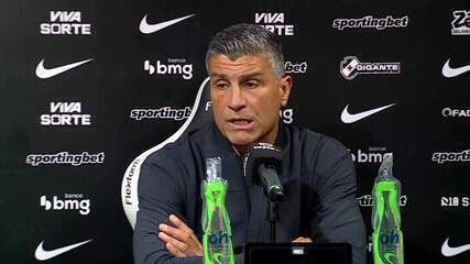Emanuel elogia atuação contra o Coritiba: "Deu prazer ser treinador do Vasco"