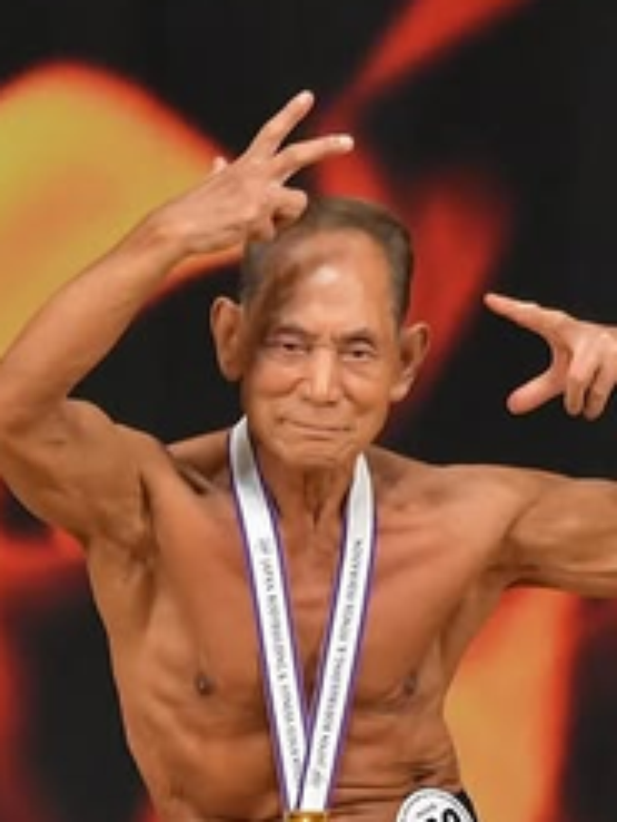 Com dieta vegetariana, japonês de 90 anos vence campeonato de fisiculturismo