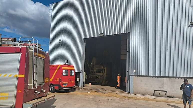 Homem morre soterrado por grãos de café após colapso de silo no Triângulo Mineiro