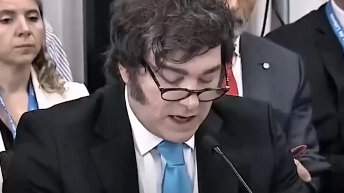 Milei cada vez mais próximo dos militares