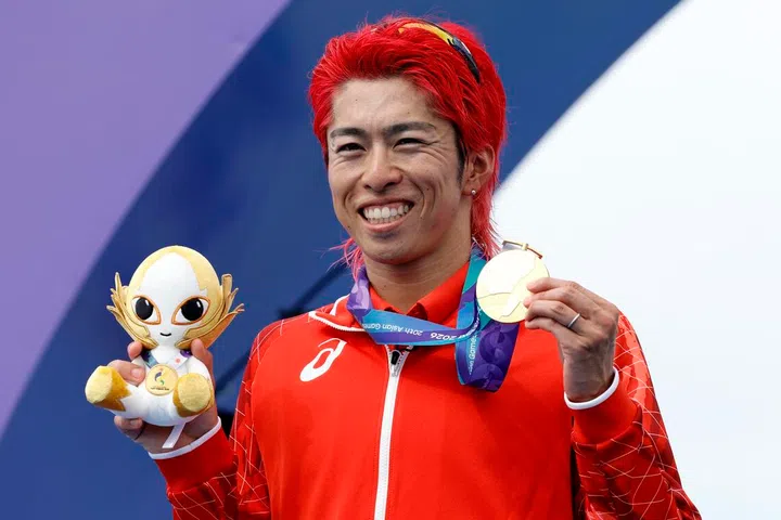 O triatleta japonês Takumi Hojo ganha o primeiro ouro dos Jogos Asiáticos