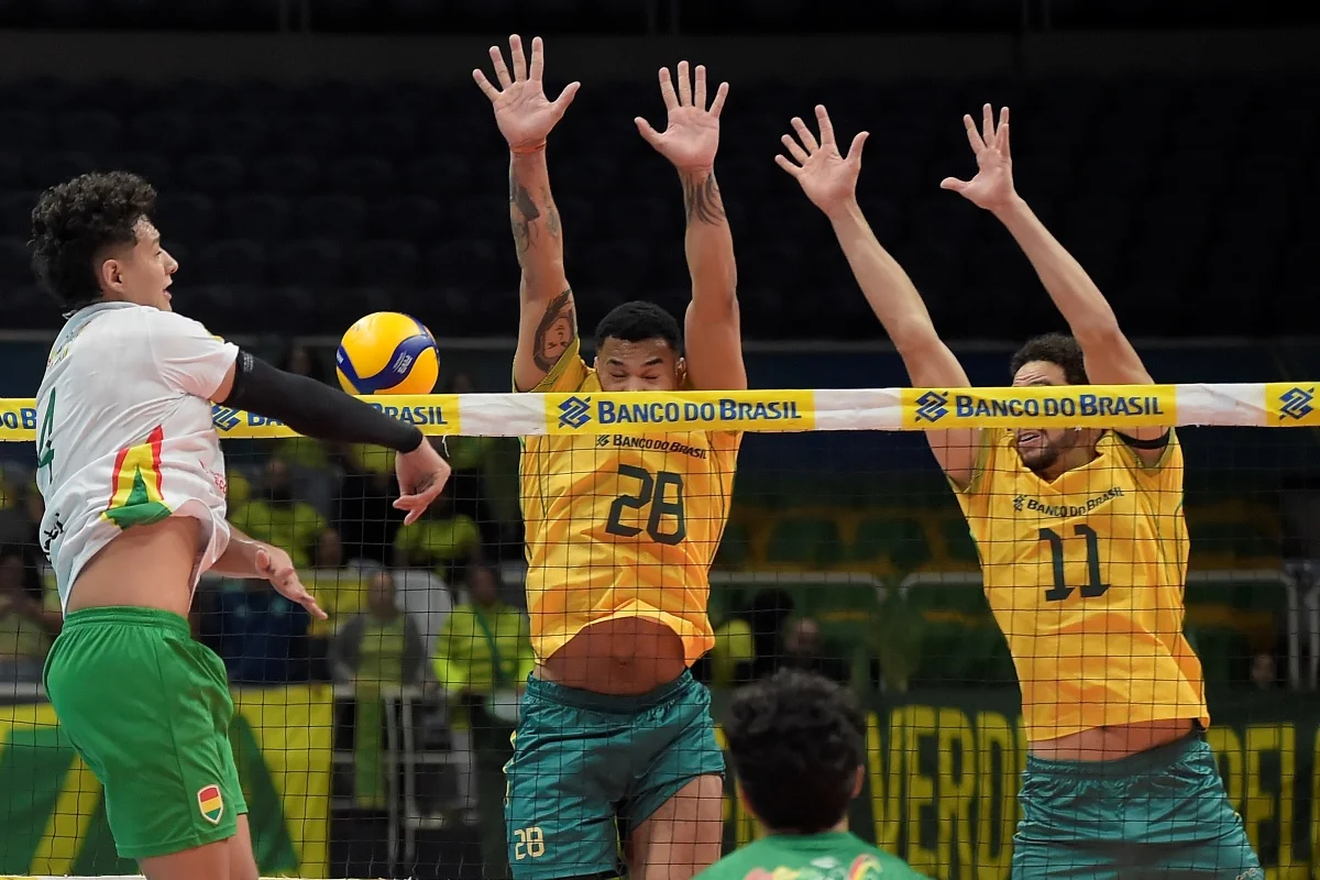 Bloqueio na partida entre Brasil x Bolívia, pelo SUl-Americano de Vôlei