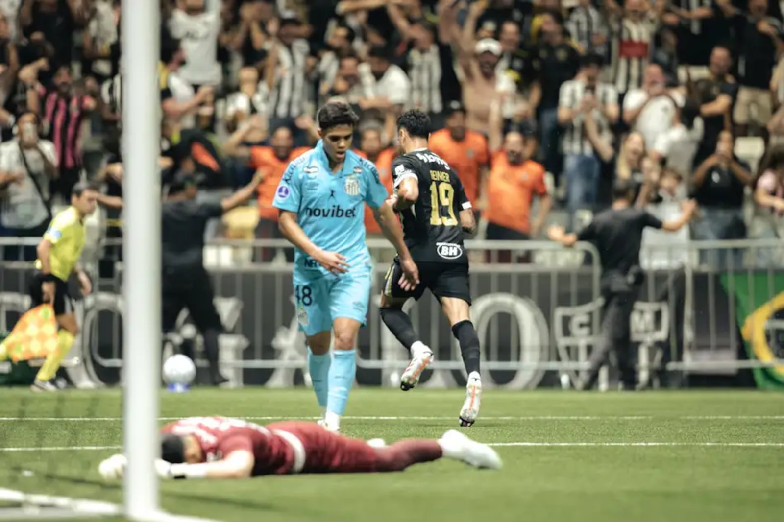 Atlético foi fulminante durante o jogo. Santos mostrou covardia tática. Mereceu ser eliminado Pedro Souza/Clube Atlético Mineiro
