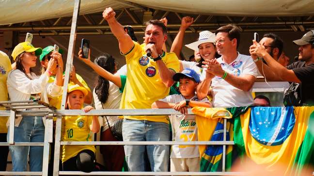 Aumento do Bolsa Família e discurso contra bets é 'tentativa de Lula de manter eleitorado cativo', dizem especialistas