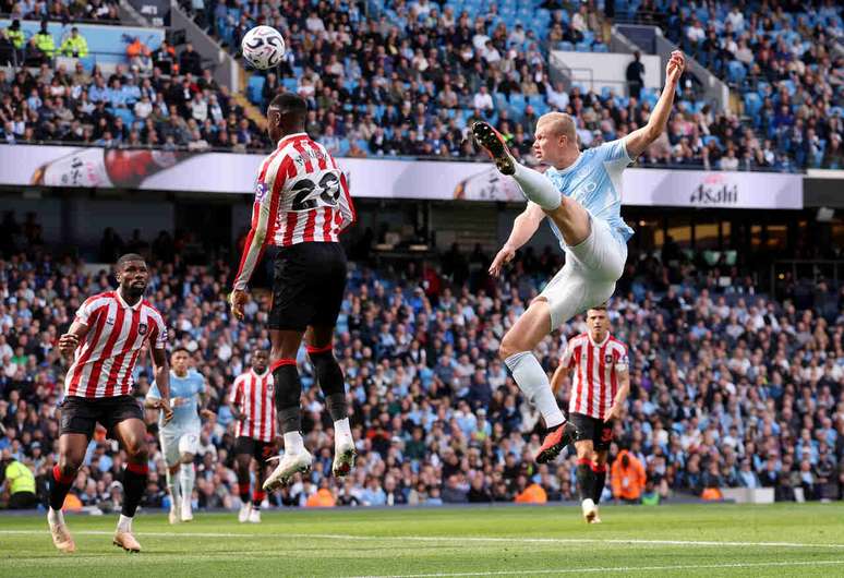 Em jogo eletrizante, City derrota o Sunderland e segue 100% na ponta