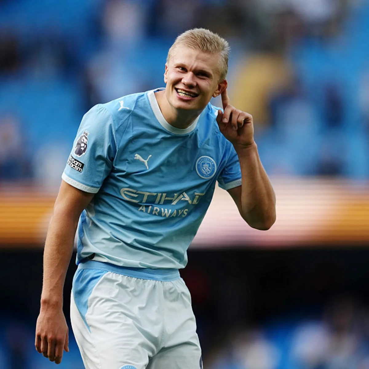 Premier League: City vence e assume a liderança; Liverpool bate Bournemouth