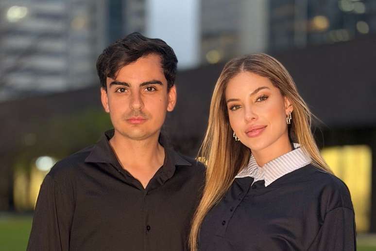 Saory Cardoso afirma que trabalho está atrapalhando rotina íntima com Dudu Camargo: 'Correria danada'
