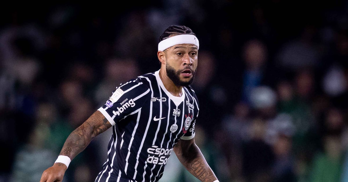 Memphis Depay fica fora da primeira convocação de Xavi para a seleção holandesa