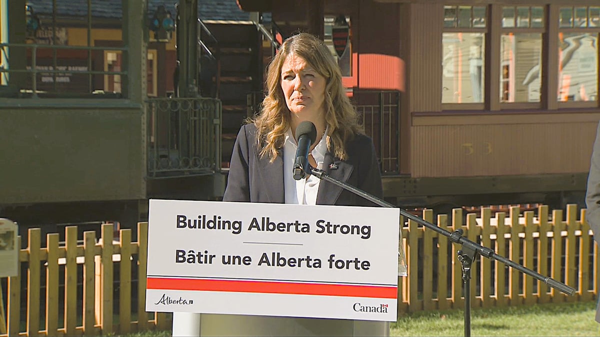 Alberta, Ottawa to explore high-speed rail between Calgary and Edmonton