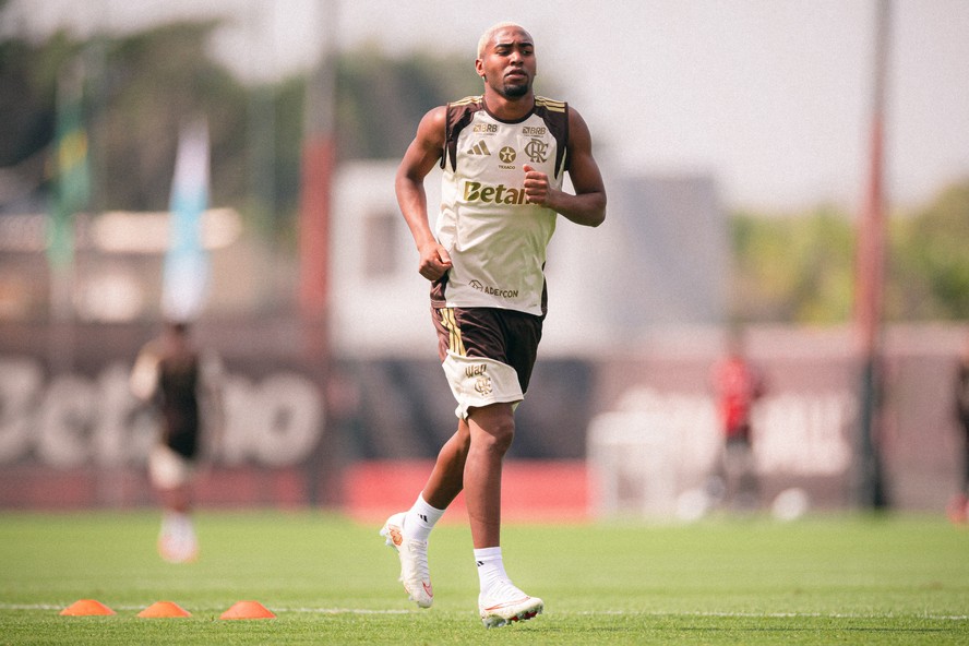 Clube dos Emirados Árabes anuncia contratação de Lorran, ex-Flamengo