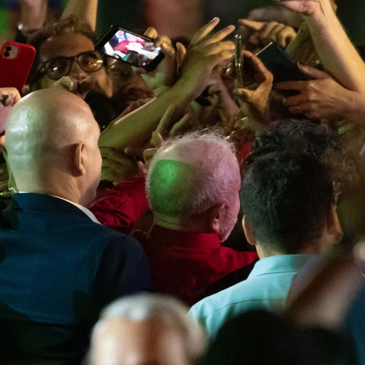 A luz está cada vez mais vermelha na campanha de Lula