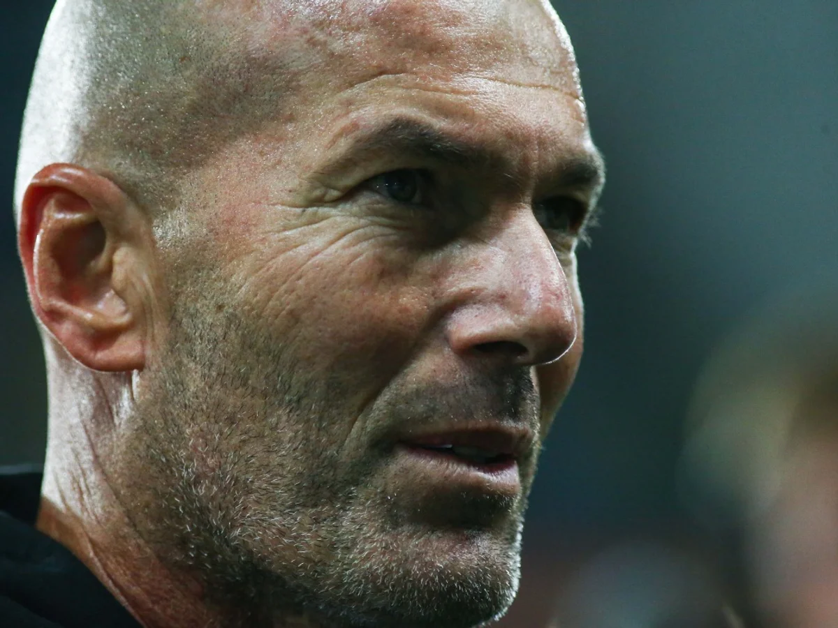 Zidane anuncia 1ª convocação da França com surpresas e ausências