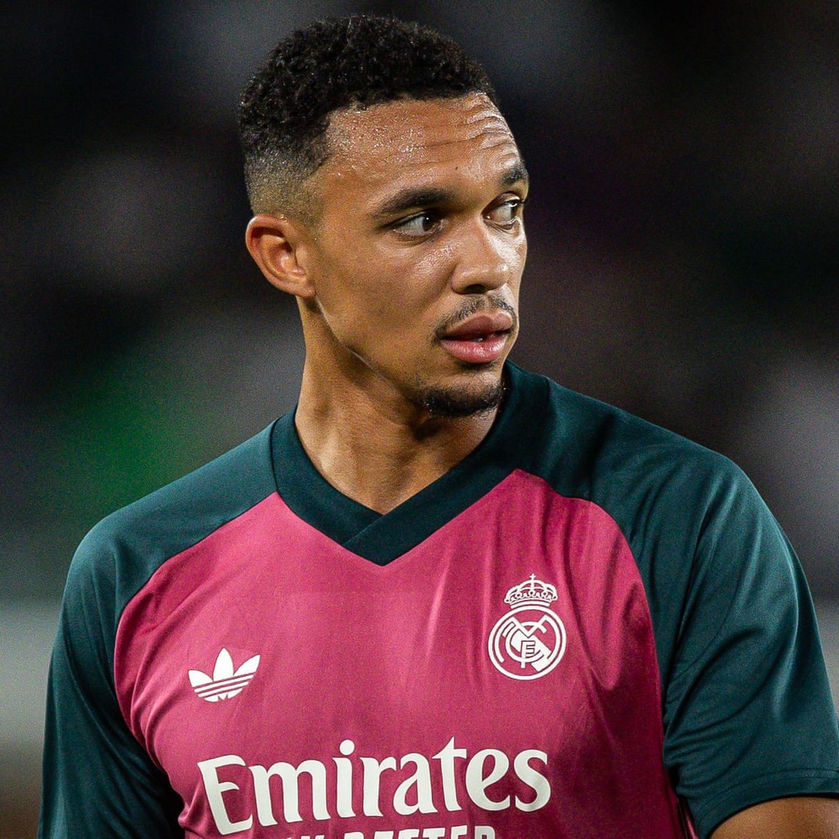 Trent Alexander-Arnold retorna à convocação da Inglaterra com Palmer enquanto Ngumoha é escolhido