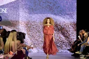 Lucila, Sau Swim e Geraldo Couto agitam 4ª noite do Metrópoles Catwalk