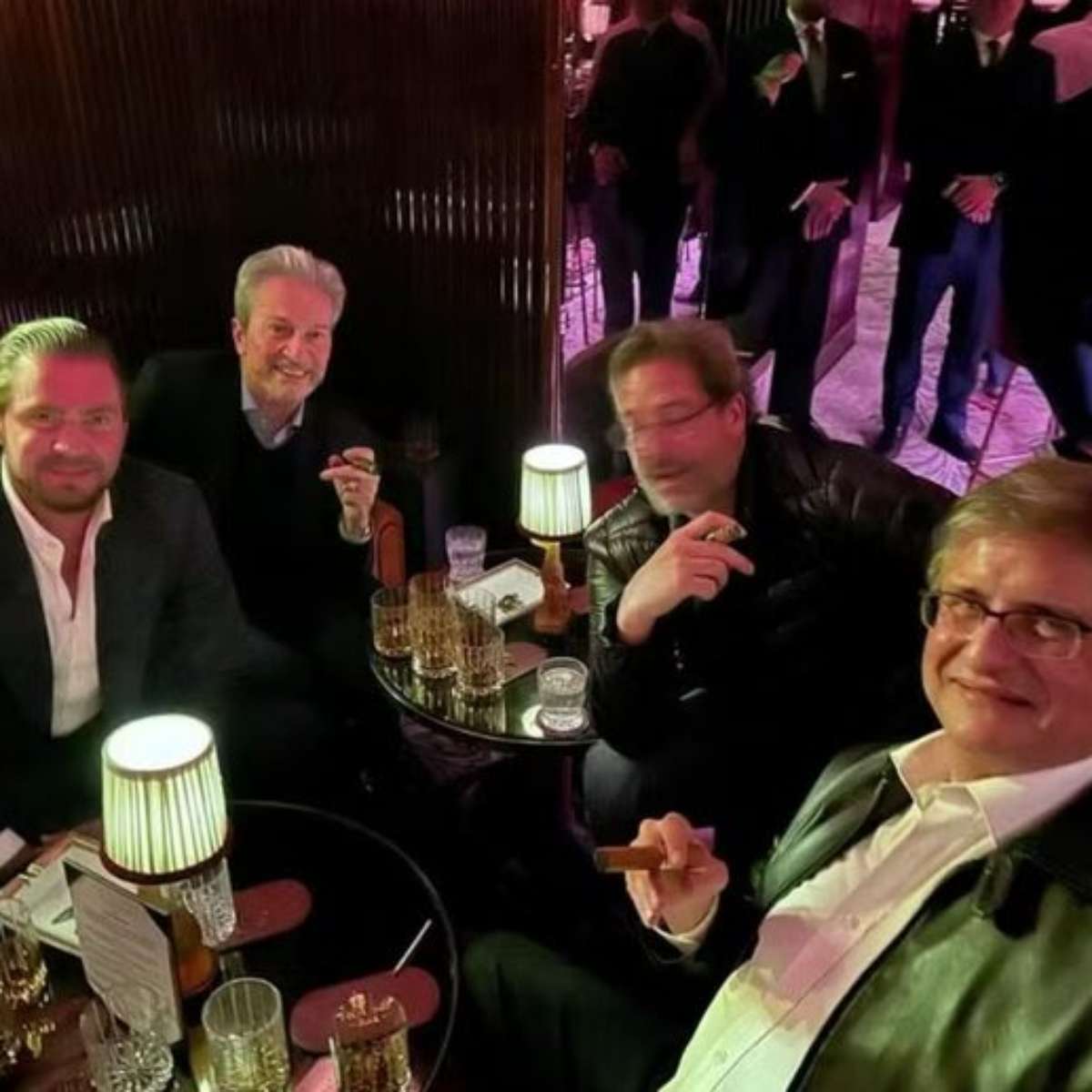 Advogado do Master encaminhou a Vorcaro foto de Gonet fumando charuto em Londres