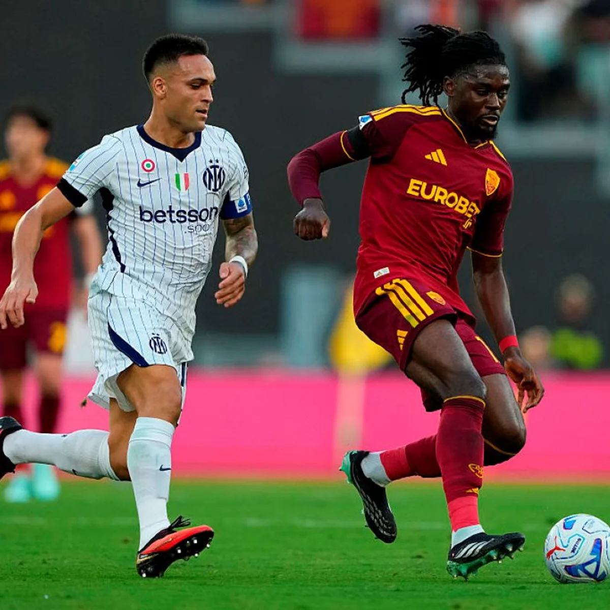 Serie A: com gols de Koné e Lautaro, Roma e Inter empatam em 2 x 2