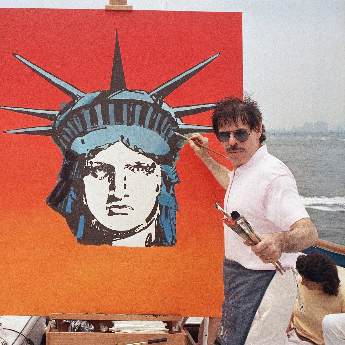 Morre Peter Max, artista psicodélico que criou a capa do Yellow Submarine, dos Beatles, aos 88 anos