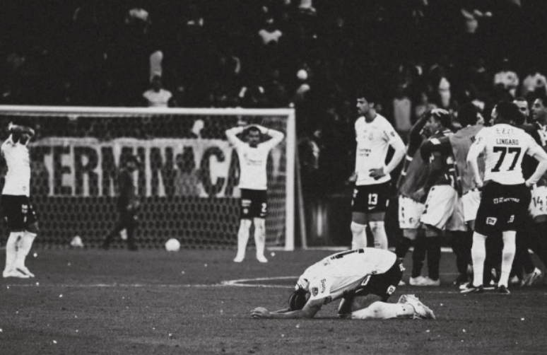Memphis fala pela 1ª vez após pênalti perdido e pede desculpas à torcida do Corinthians: 'Coração partido'