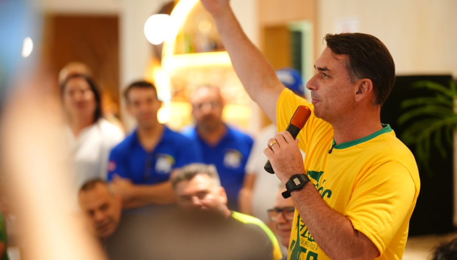 Sem citar Lula, Flávio faz críticas a quem fica 'repetindo' a palavra soberania Vittor Sales/ Divulgação Campanha Flávio Bolsonaro - 14.09.2026