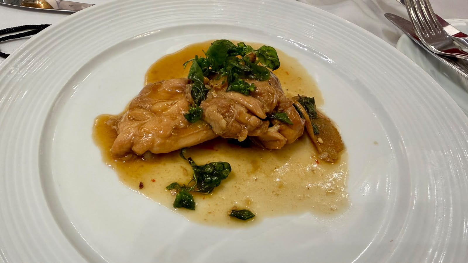 Frango “Três Copos”, ou San Bei Ji Foto cedida: Câmara do Comércio Taiwan Brasil