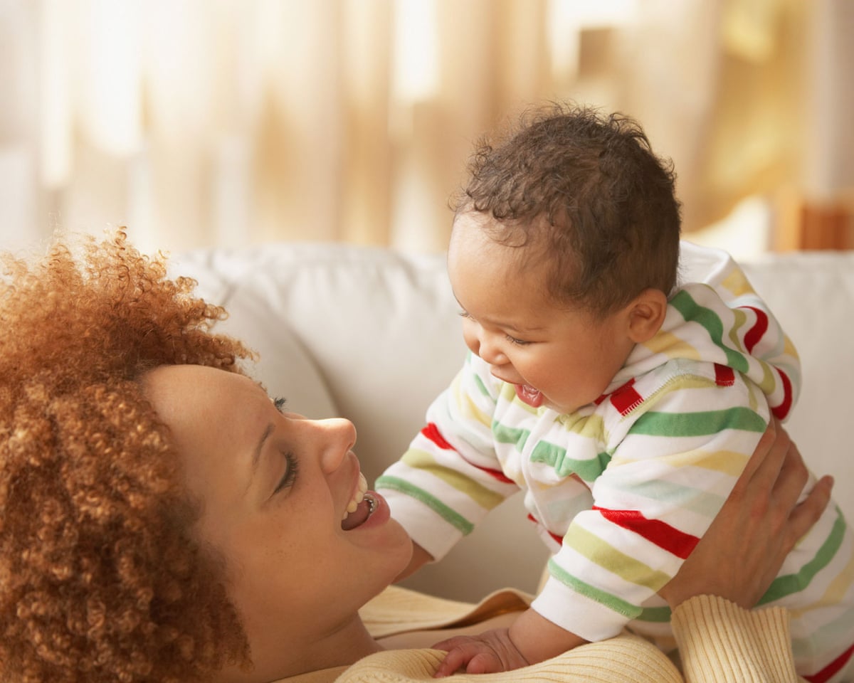O maior interesse das meninas em rostos oferece uma pista para o debate entre natureza e criação.