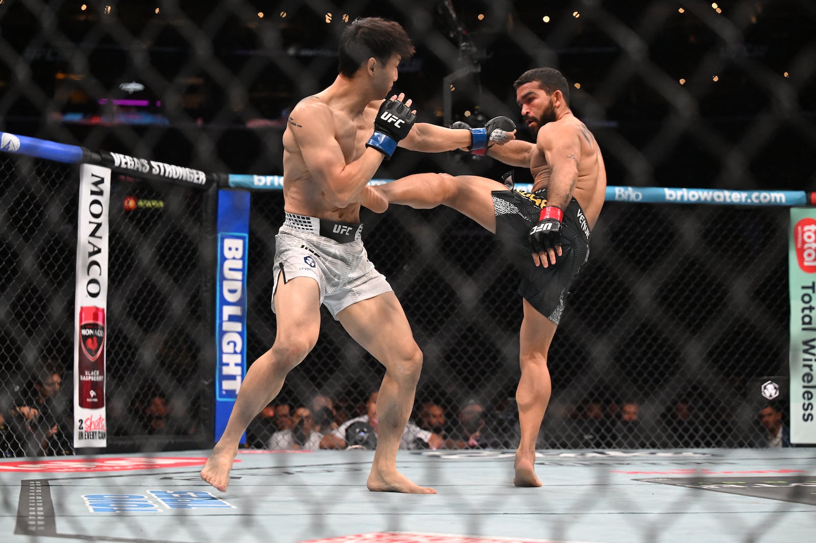 Patrício Pitbull enfrentou o sul-coreano Doo Ho Choi Griffin Hooper-Imagn Images/Reuters - 19.09.2026