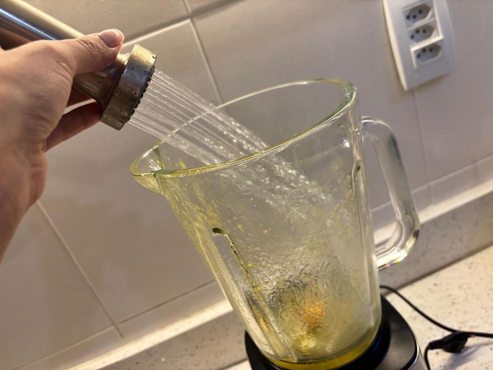 Este truque limpa o liquidificador em menos de um minuto; veja como fazer