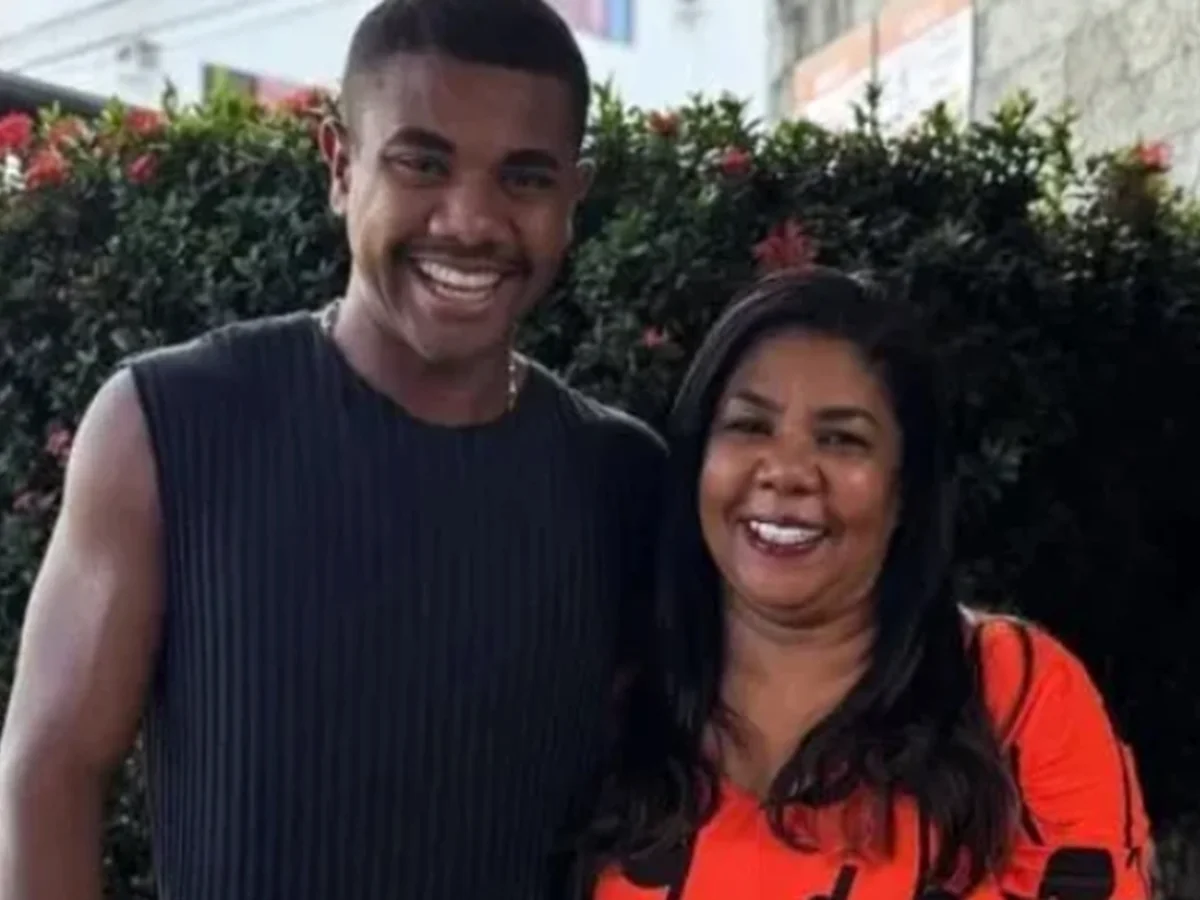 Mãe de Davi Brito diz que paga caro a médicos por ser mãe do campeão do BBB