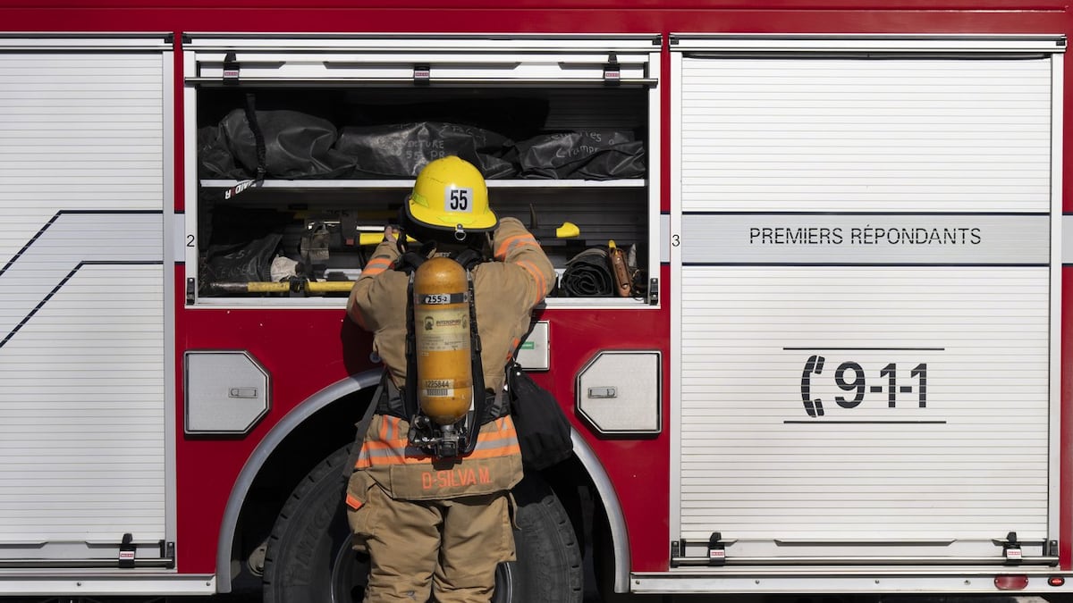 4 firefighters hospitalized after roof collapses during training exercise in Blainville