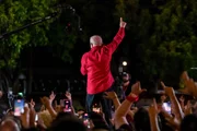 Lula ajusta tom contra Flávio e amplia "bondades" na reta final do 1º turno