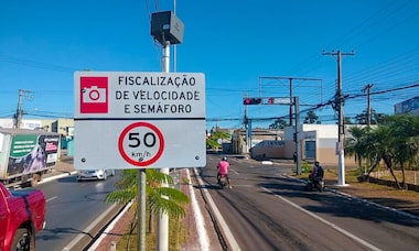 Projeto de lei ‘anti-indústria da multa’ prevê temporizador em semáforos com radar