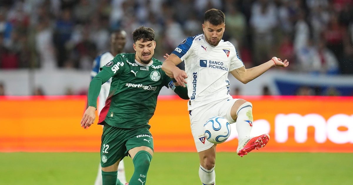 Palmeiras se acovarda, leva virada da LDU, mas se classifica nos pênaltis graças a Carlos Miguel