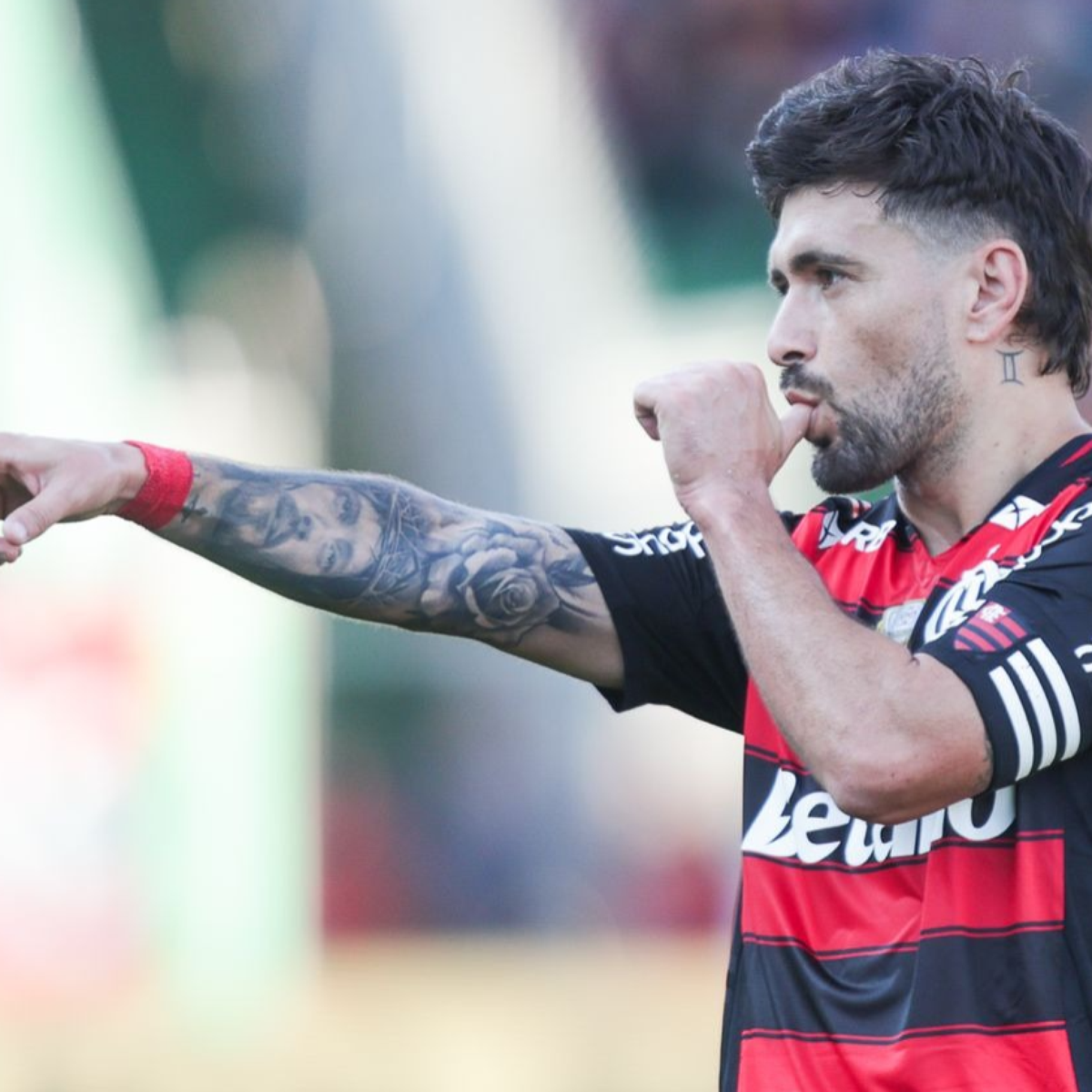 Como um jogador estrangeiro pode se naturalizar brasileiro e escapar da regra da CBF; entenda