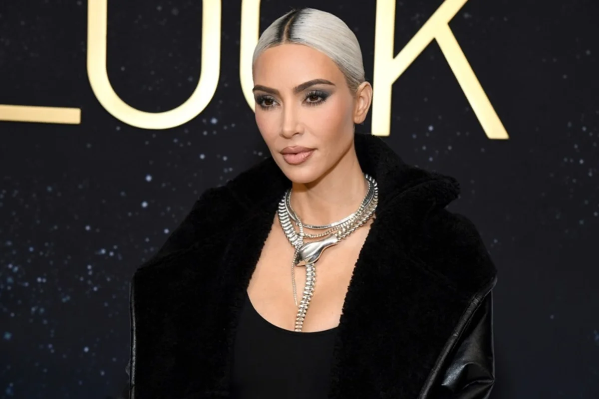 Kim Kardashian revela diagnostico de doença que causou morte do pai