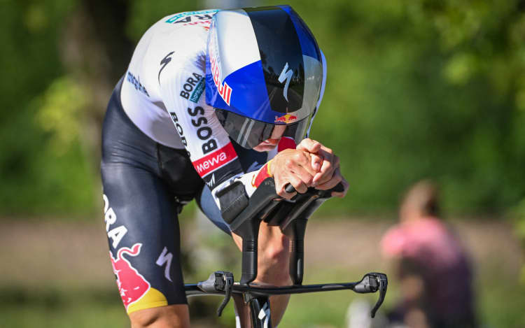 Finn Fisher-Black of New Zealand and Red Bull