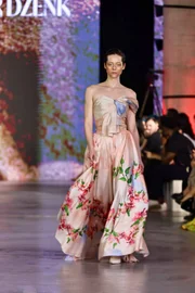 Victor Dzenk, Sun Rose e Almacor levam diversidade ao Metrópoles Catwalk