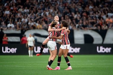 Corinthians sai na frente, mas São Paulo busca virada na 1ª final do Brasileiro feminino