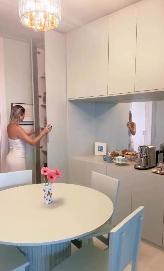 Cores claras no apartamento de Flávia Alessandra — Foto: Reprodução/Instagram