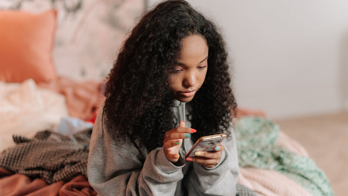Os especialistas em psicologia concordam: quem procrastina usando o celular tenta acalmar suas emoções desconfortáveis.