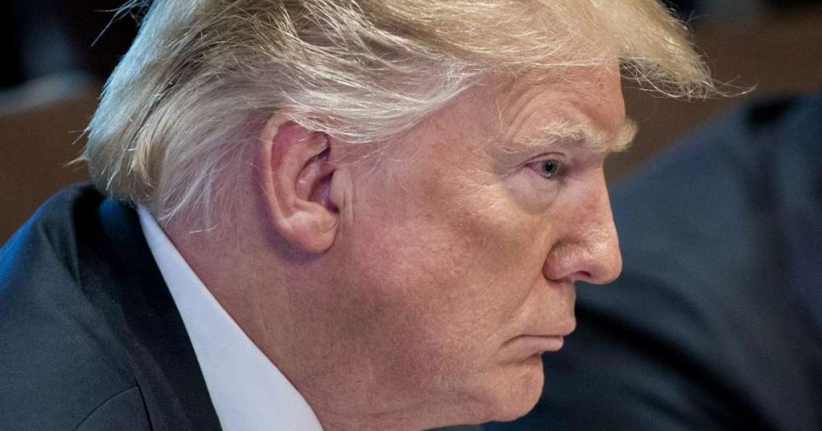 Por que Trump intensificou disputa com a imprensa ao barrar jornalistas da Casa Branca