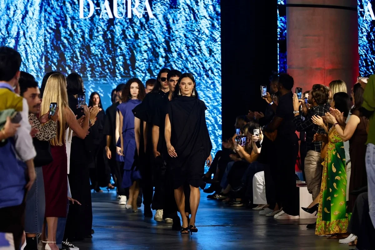 Imagem da matéria: Emoção marca os desfiles de Pimear, D-AURA e Calado no Metrópoles Catwalk