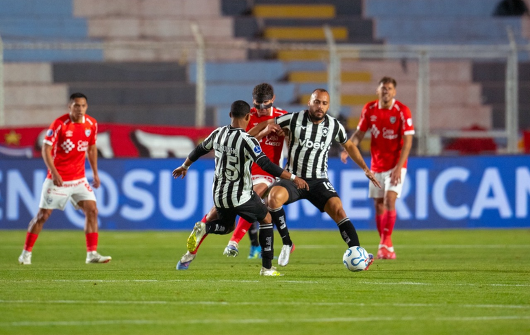 Aproveitamento de clubes brasileiros na altitude em 2026 é de apenas 23%; veja números