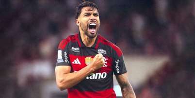 Pedro tentou marcar de peito no primeiro tempo, mas Hugo Souza evitou - Foto: Gilvan de Souza / Flamengo / Jogada10