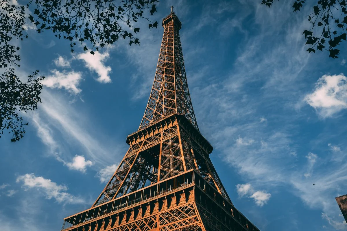 Torre Eiffel, localizada em Paris, na França