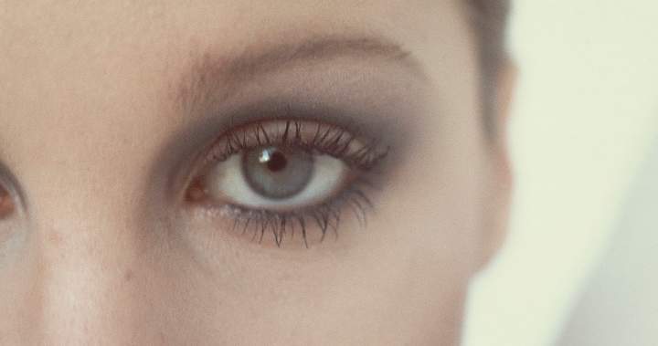 Tudo o que você precisa saber sobre a tendência de beleza eyemaxxing