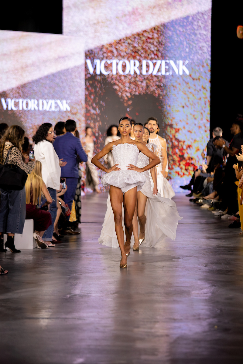 Calado reverencia fiandeiras de Urucuia na 3ª noite do Metrópoles Catwalk