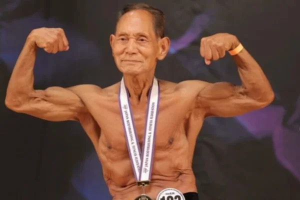 Aos 90, japonês vence campeonato de fisiculturismo e mira novos recordes