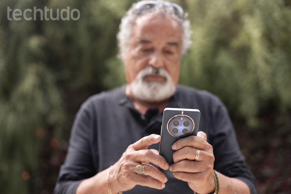 Pessoas com perda auditiva podem contar com a transcrição instantânea do Google — Foto: Mariana Saguias/TechTudo