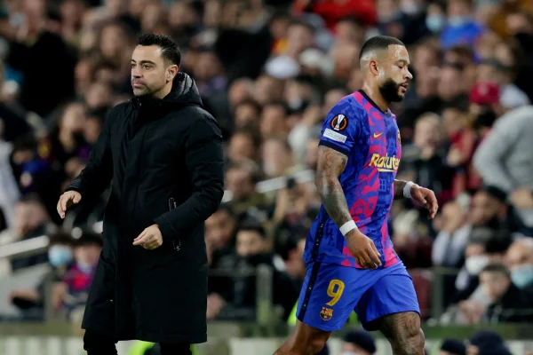 Após pênalti perdido, Memphis fica fora da 1ª convocação de Xavi na Holanda