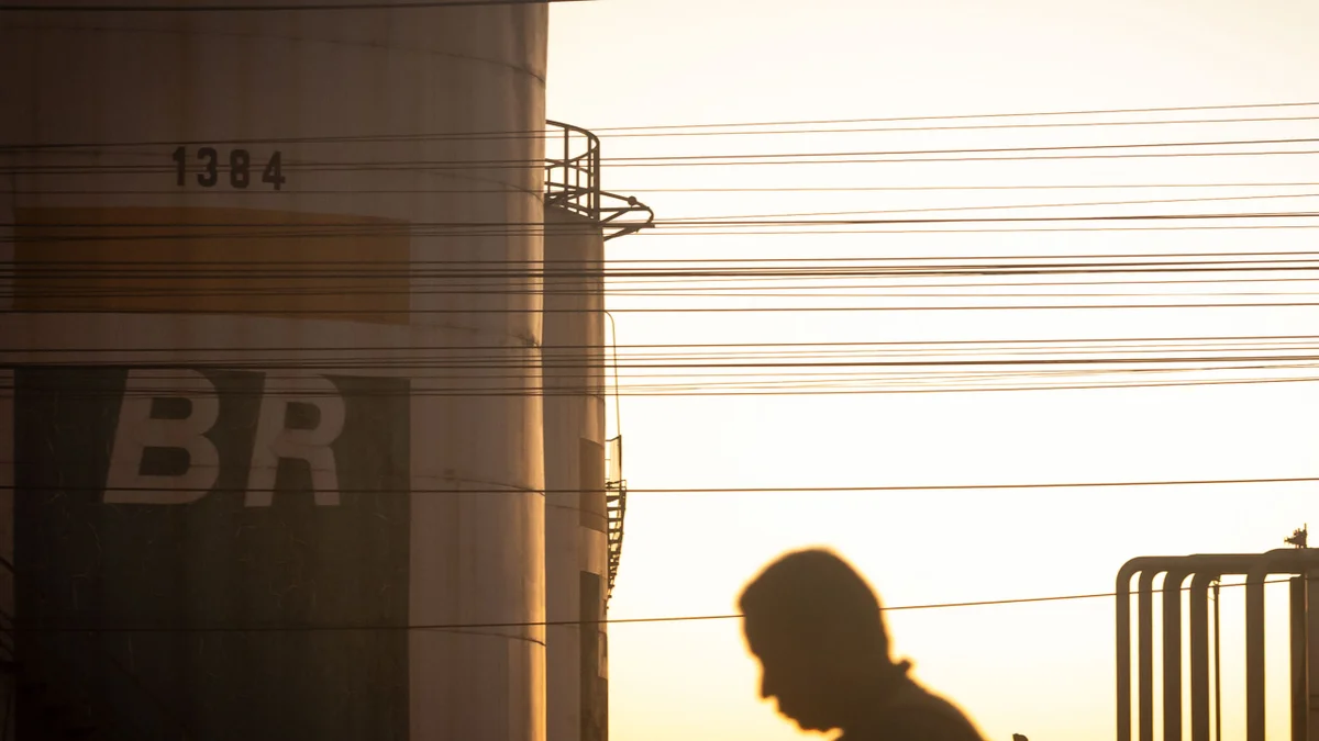 Executivos de cartel são condenados por prejuízo de bilhões à Petrobras